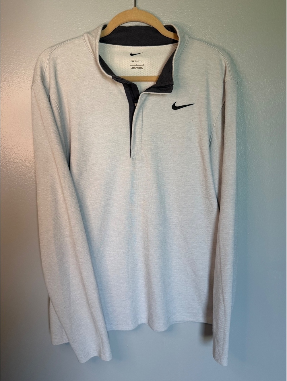 Nike Dri-FIT Long Sleeve Men's Shirt Size Large Light Gray